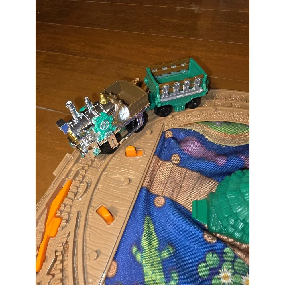 Fisher-Price GeoTrax Zoo Train Set Folding Track Engines Figures Lion Safari